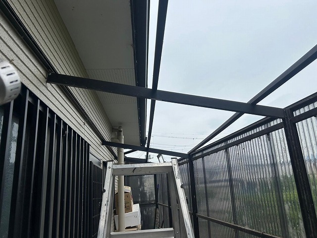 甲斐市　波板工事　波板ポリカ　張り替え工事　火災保険適用